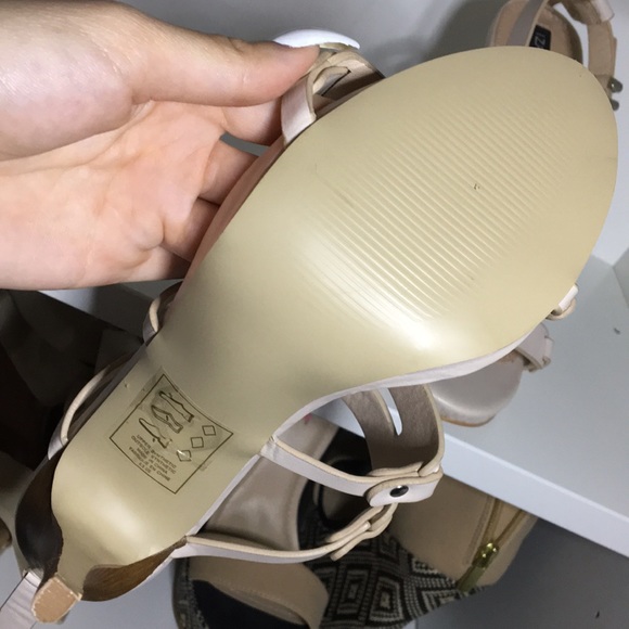 Nude Heels - Picture 3 of 4